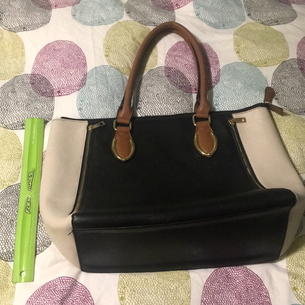 Nude/Black Tote